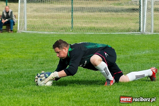 Zdjęcie w galerii na portalu naszraciborz.pl: B klasa: Płomień Siedliska rozbity w Markowicach wiadomości z regionu