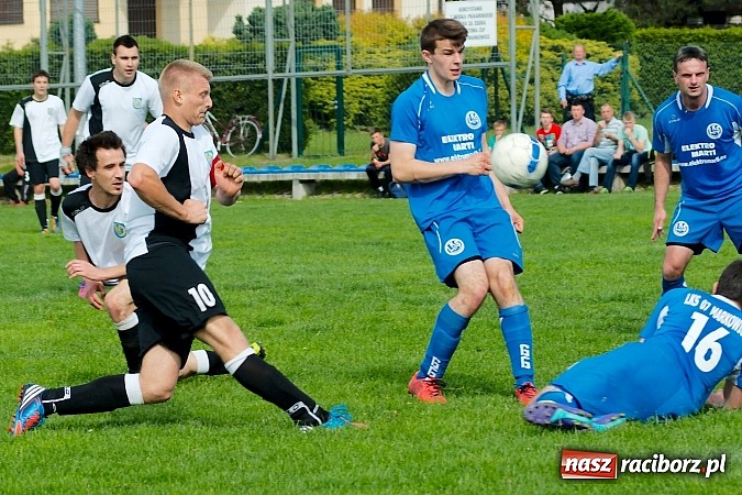 Zdjęcie w galerii na portalu naszraciborz.pl: B klasa: Płomień Siedliska rozbity w Markowicach wiadomości z regionu