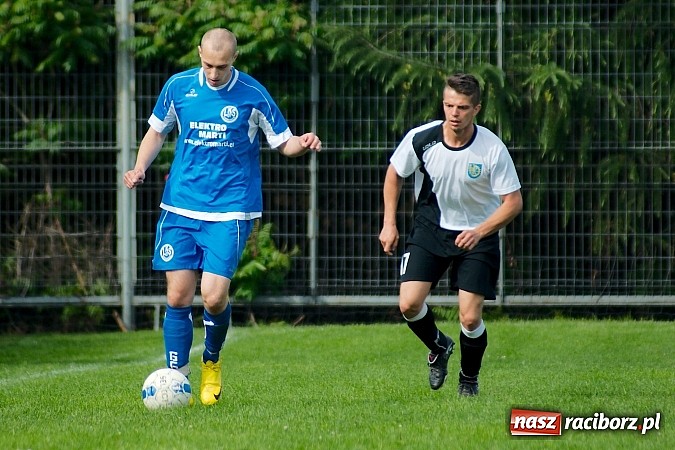 Zdjęcie w galerii na portalu naszraciborz.pl: B klasa: Płomień Siedliska rozbity w Markowicach wiadomości z regionu