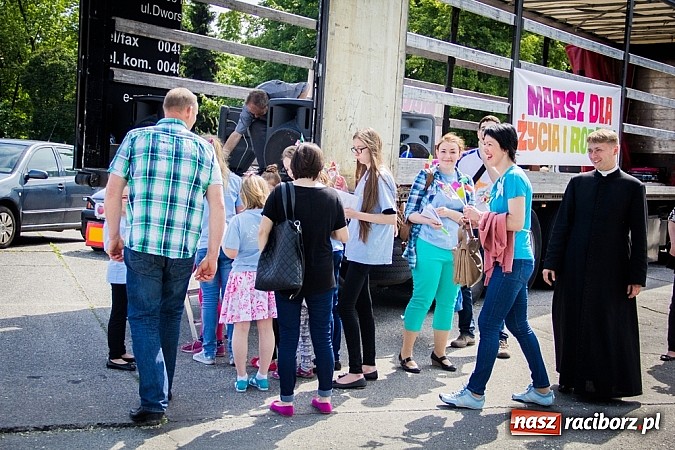 Zdjęcie w galerii na portalu naszraciborz.pl: Marsz dla Życia i Rodziny na ulicach Raciborza wiadomości z regionu