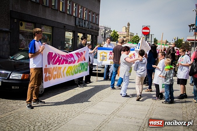 Zdjęcie w galerii na portalu naszraciborz.pl: Marsz dla Życia i Rodziny na ulicach Raciborza wiadomości z regionu