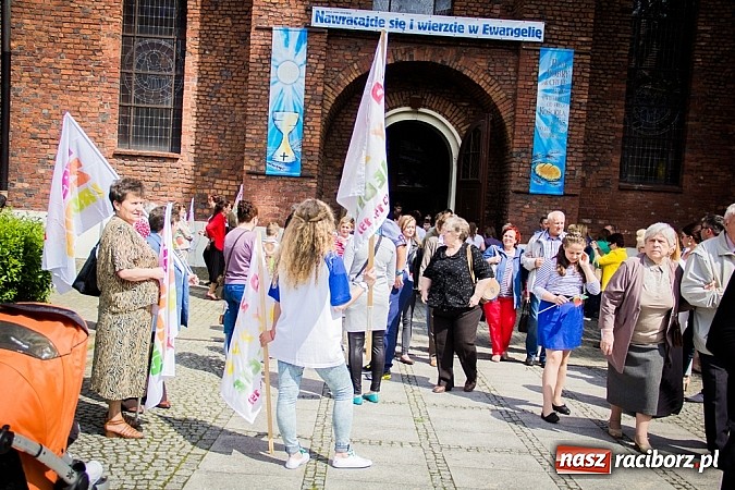 Zdjęcie w galerii na portalu naszraciborz.pl: Marsz dla Życia i Rodziny na ulicach Raciborza wiadomości z regionu