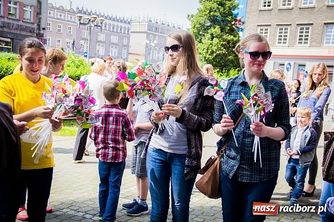 Zdjęcie w galerii na portalu naszraciborz.pl: Marsz dla Życia i Rodziny na ulicach Raciborza wiadomości z regionu