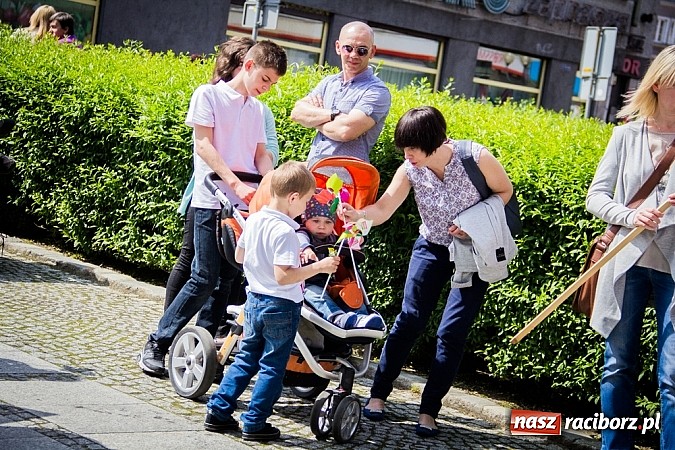 Zdjęcie w galerii na portalu naszraciborz.pl: Marsz dla Życia i Rodziny na ulicach Raciborza wiadomości z regionu