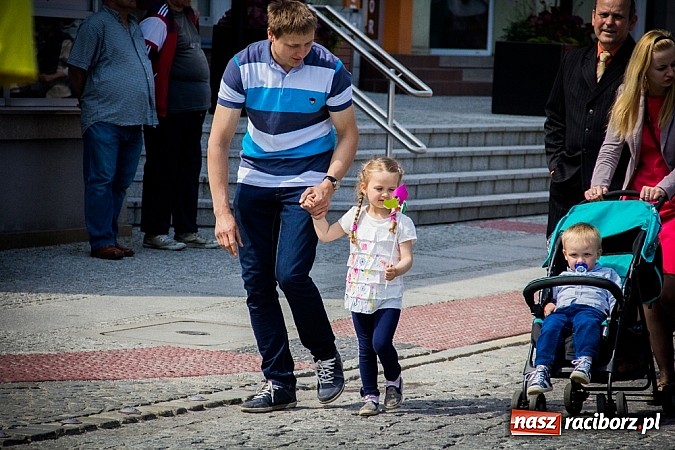 Zdjęcie w galerii na portalu naszraciborz.pl: Marsz dla Życia i Rodziny na ulicach Raciborza wiadomości z regionu