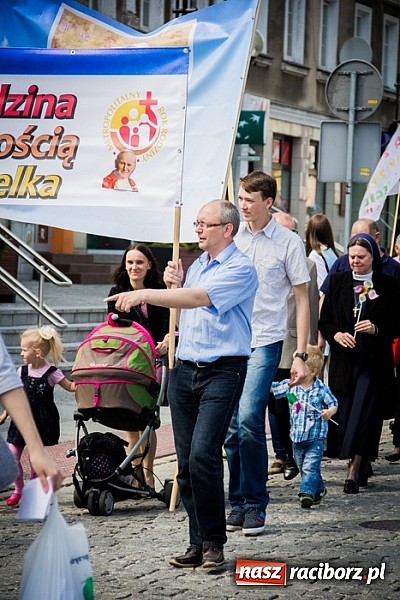 Zdjęcie w galerii na portalu naszraciborz.pl: Marsz dla Życia i Rodziny na ulicach Raciborza wiadomości z regionu