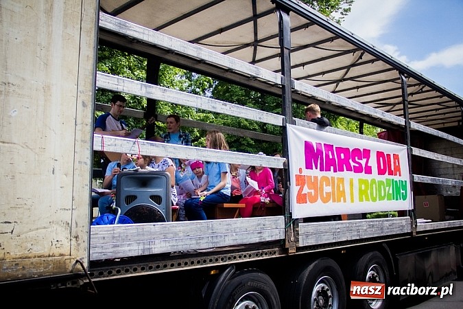 Zdjęcie w galerii na portalu naszraciborz.pl: Marsz dla Życia i Rodziny na ulicach Raciborza wiadomości z regionu