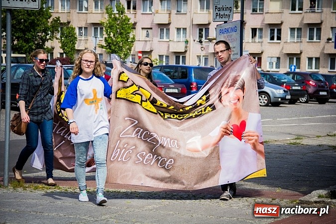 Zdjęcie w galerii na portalu naszraciborz.pl: Marsz dla Życia i Rodziny na ulicach Raciborza wiadomości z regionu