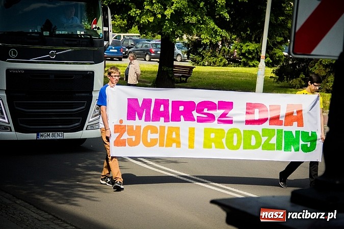 Zdjęcie w galerii na portalu naszraciborz.pl: Marsz dla Życia i Rodziny na ulicach Raciborza wiadomości z regionu
