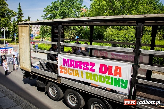 Zdjęcie w galerii na portalu naszraciborz.pl: Marsz dla Życia i Rodziny na ulicach Raciborza wiadomości z regionu