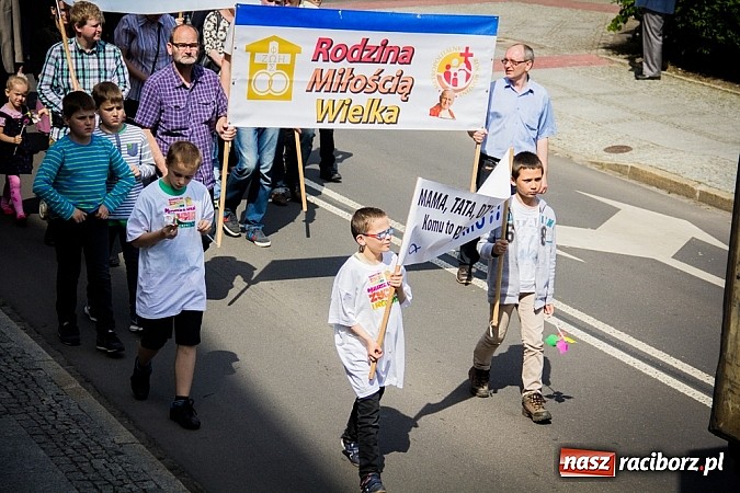 Zdjęcie w galerii na portalu naszraciborz.pl: Marsz dla Życia i Rodziny na ulicach Raciborza wiadomości z regionu