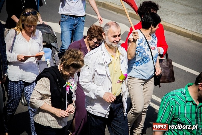 Zdjęcie w galerii na portalu naszraciborz.pl: Marsz dla Życia i Rodziny na ulicach Raciborza wiadomości z regionu