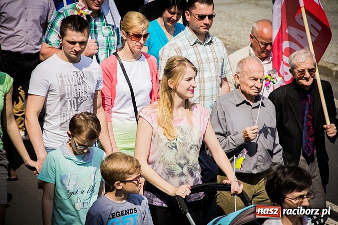 Zdjęcie w galerii na portalu naszraciborz.pl: Marsz dla Życia i Rodziny na ulicach Raciborza wiadomości z regionu