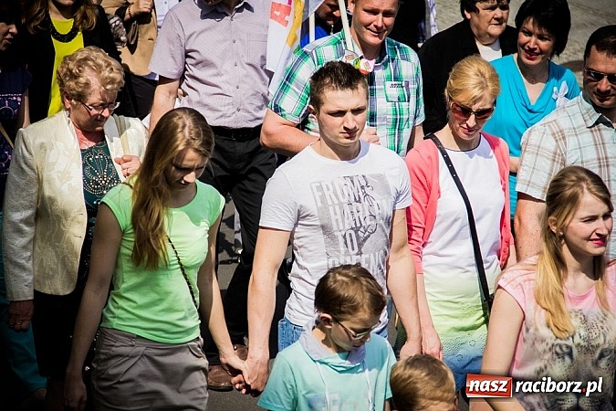 Zdjęcie w galerii na portalu naszraciborz.pl: Marsz dla Życia i Rodziny na ulicach Raciborza wiadomości z regionu