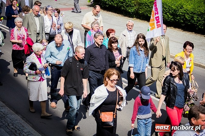Zdjęcie w galerii na portalu naszraciborz.pl: Marsz dla Życia i Rodziny na ulicach Raciborza wiadomości z regionu