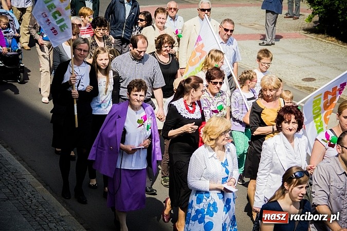 Zdjęcie w galerii na portalu naszraciborz.pl: Marsz dla Życia i Rodziny na ulicach Raciborza wiadomości z regionu