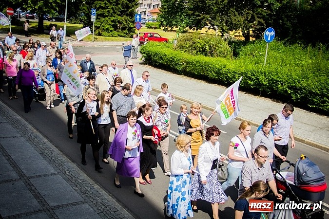 Zdjęcie w galerii na portalu naszraciborz.pl: Marsz dla Życia i Rodziny na ulicach Raciborza wiadomości z regionu