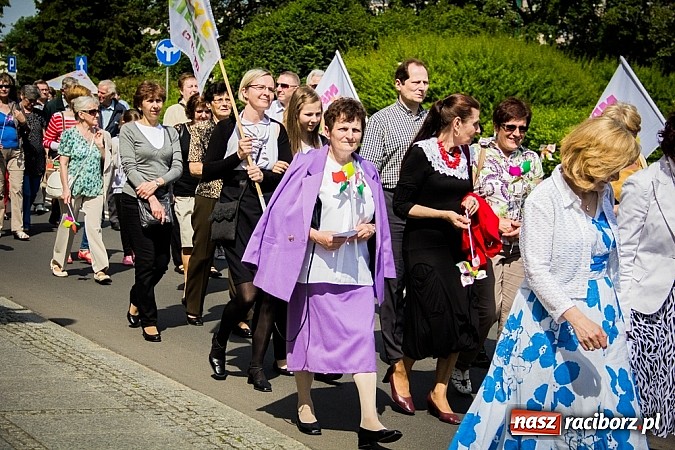 Zdjęcie w galerii na portalu naszraciborz.pl: Marsz dla Życia i Rodziny na ulicach Raciborza wiadomości z regionu