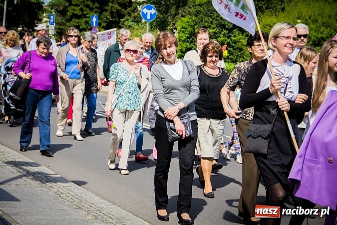 Zdjęcie w galerii na portalu naszraciborz.pl: Marsz dla Życia i Rodziny na ulicach Raciborza wiadomości z regionu