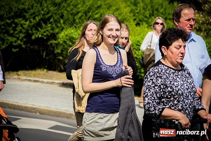 Zdjęcie w galerii na portalu naszraciborz.pl: Marsz dla Życia i Rodziny na ulicach Raciborza wiadomości z regionu
