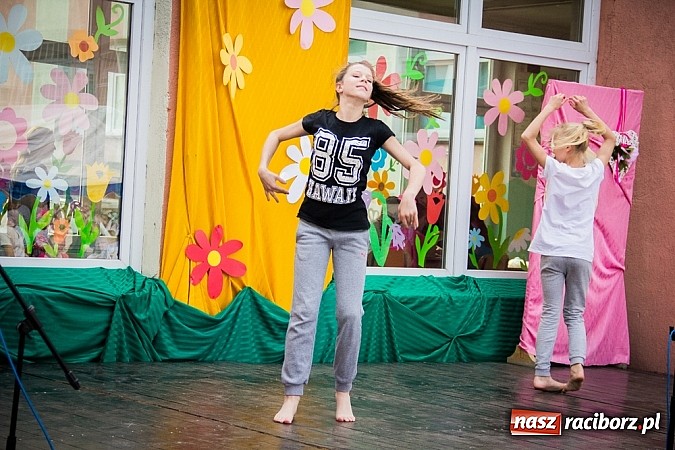 Zdjęcie w galerii na portalu naszraciborz.pl: Festyn szkolny w Krzanowicach wiadomości z regionu