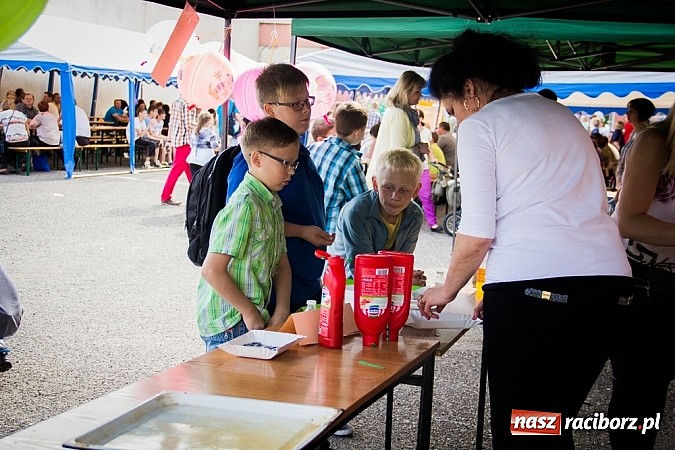 Zdjęcie w galerii na portalu naszraciborz.pl: Festyn szkolny w Krzanowicach wiadomości z regionu