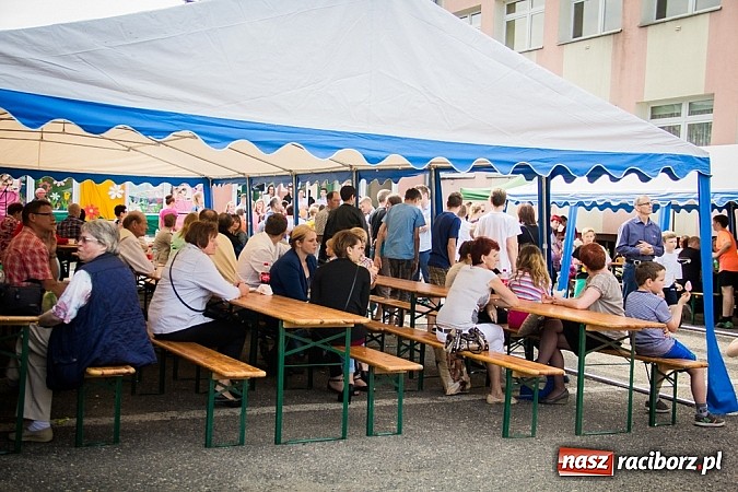 Zdjęcie w galerii na portalu naszraciborz.pl: Festyn szkolny w Krzanowicach wiadomości z regionu