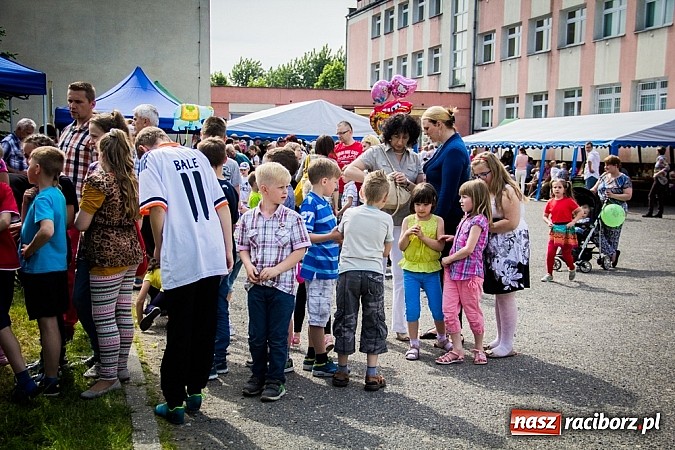 Zdjęcie w galerii na portalu naszraciborz.pl: Festyn szkolny w Krzanowicach wiadomości z regionu