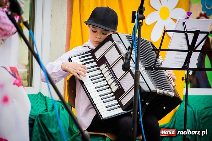 Zdjęcie w galerii na portalu naszraciborz.pl: Festyn szkolny w Krzanowicach wiadomości z regionu
