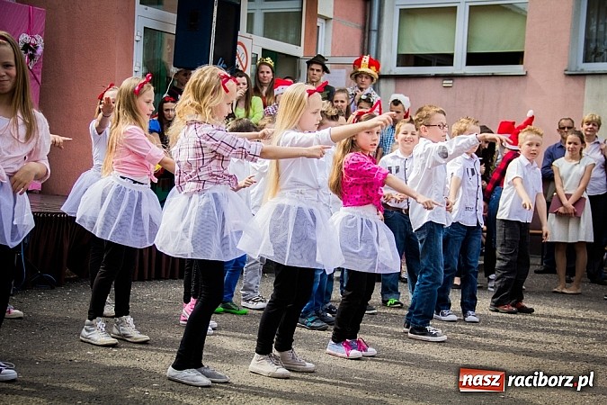Zdjęcie w galerii na portalu naszraciborz.pl: Festyn szkolny w Krzanowicach wiadomości z regionu