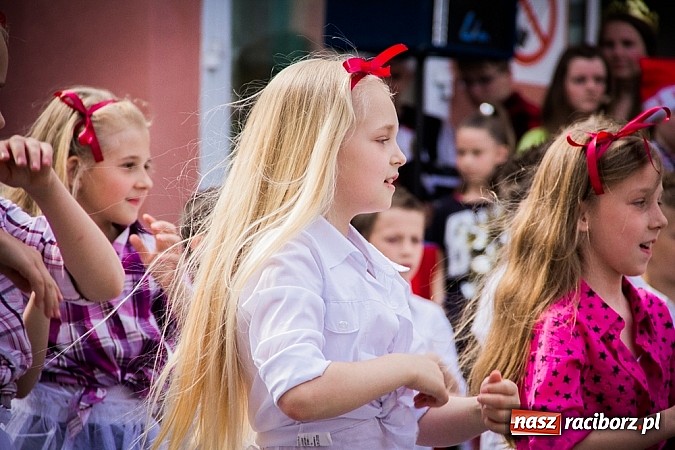Zdjęcie w galerii na portalu naszraciborz.pl: Festyn szkolny w Krzanowicach wiadomości z regionu