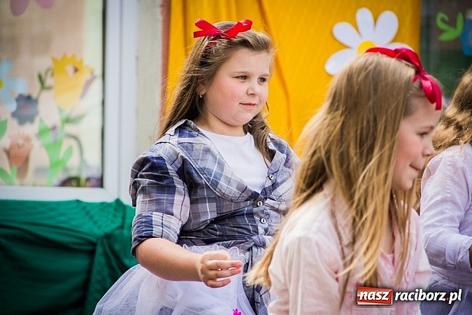 Zdjęcie w galerii na portalu naszraciborz.pl: Festyn szkolny w Krzanowicach wiadomości z regionu