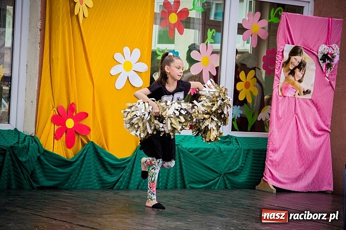 Zdjęcie w galerii na portalu naszraciborz.pl: Festyn szkolny w Krzanowicach wiadomości z regionu