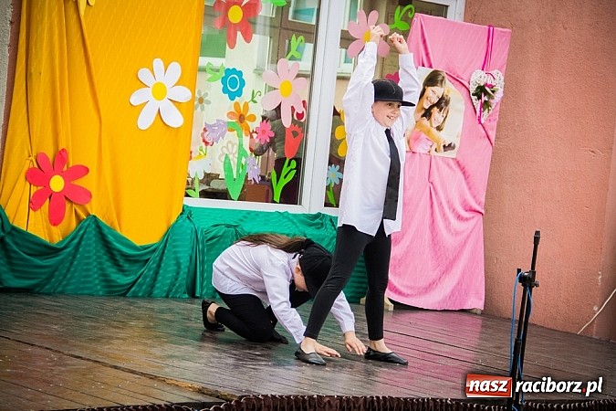 Zdjęcie w galerii na portalu naszraciborz.pl: Festyn szkolny w Krzanowicach wiadomości z regionu