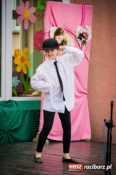 Zdjęcie w galerii na portalu naszraciborz.pl: Festyn szkolny w Krzanowicach wiadomości z regionu