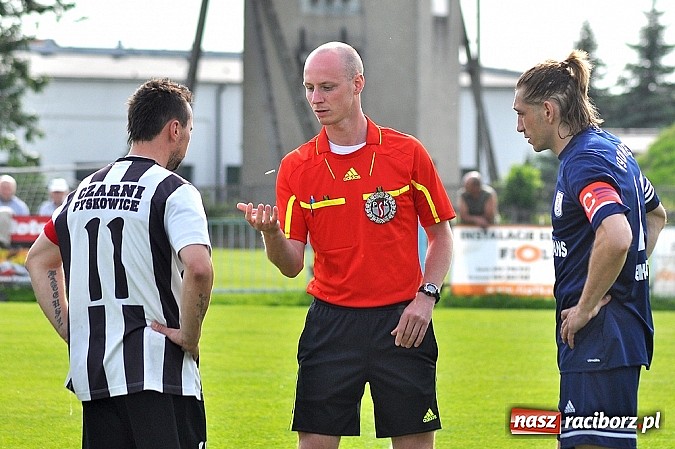 Zdjęcie w galerii na portalu naszraciborz.pl: Gole w końcówce dały zwycięstwo Nędzy wiadomości z regionu