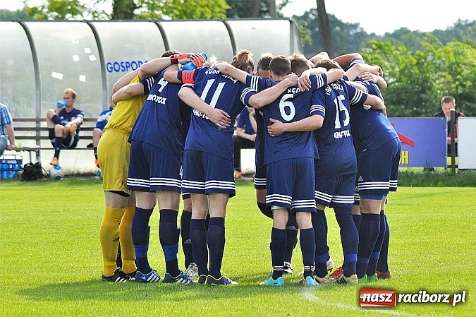 Zdjęcie w galerii na portalu naszraciborz.pl: Gole w końcówce dały zwycięstwo Nędzy wiadomości z regionu