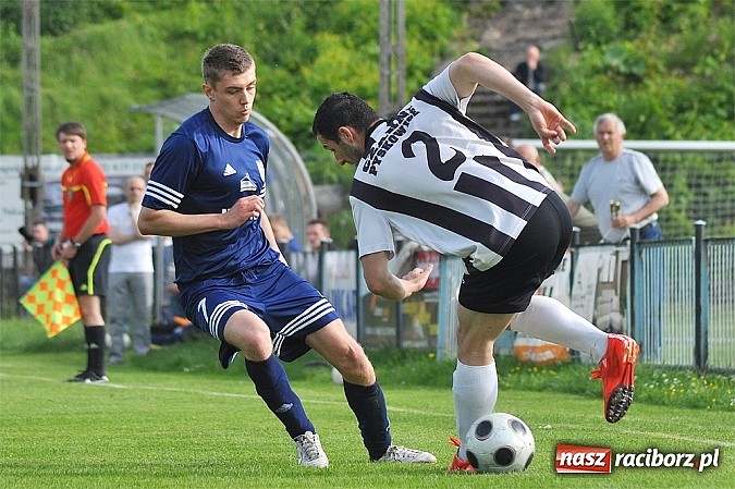 Zdjęcie w galerii na portalu naszraciborz.pl: Gole w końcówce dały zwycięstwo Nędzy wiadomości z regionu