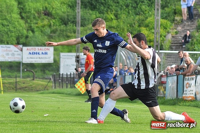 Zdjęcie w galerii na portalu naszraciborz.pl: Gole w końcówce dały zwycięstwo Nędzy wiadomości z regionu