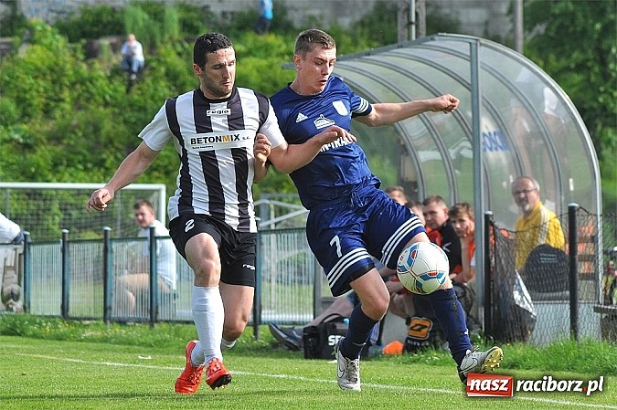 Zdjęcie w galerii na portalu naszraciborz.pl: Gole w końcówce dały zwycięstwo Nędzy wiadomości z regionu