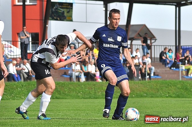 Zdjęcie w galerii na portalu naszraciborz.pl: Gole w końcówce dały zwycięstwo Nędzy wiadomości z regionu