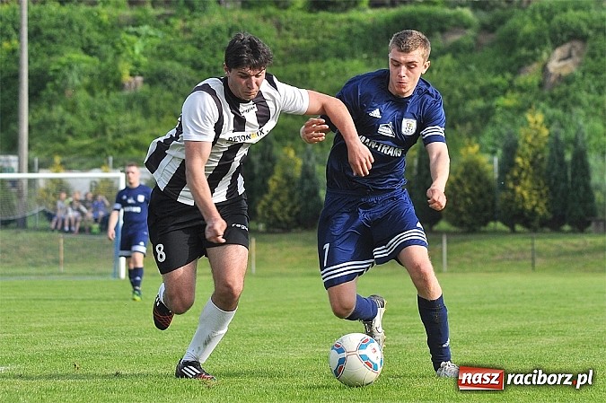 Zdjęcie w galerii na portalu naszraciborz.pl: Gole w końcówce dały zwycięstwo Nędzy wiadomości z regionu