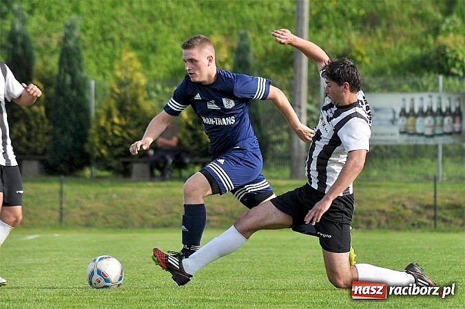 Zdjęcie w galerii na portalu naszraciborz.pl: Gole w końcówce dały zwycięstwo Nędzy wiadomości z regionu