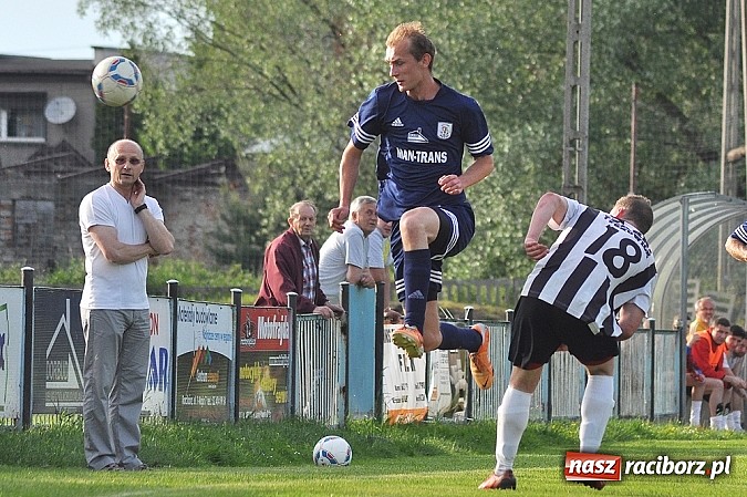 Zdjęcie w galerii na portalu naszraciborz.pl: Gole w końcówce dały zwycięstwo Nędzy wiadomości z regionu
