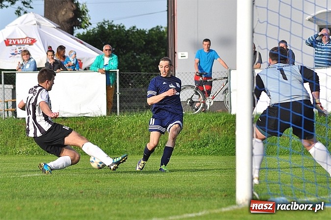 Zdjęcie w galerii na portalu naszraciborz.pl: Gole w końcówce dały zwycięstwo Nędzy wiadomości z regionu