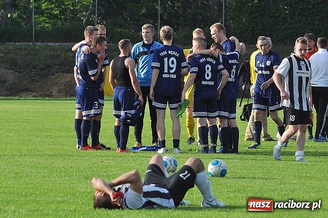 Zdjęcie w galerii na portalu naszraciborz.pl: Gole w końcówce dały zwycięstwo Nędzy wiadomości z regionu