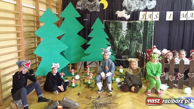 Zdjęcie w galerii na portalu naszraciborz.pl: Jaś i Małgosia, czyli teatr w SP3 wiadomości z regionu