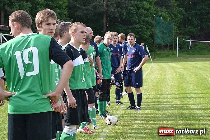 Zdjęcie w galerii na portalu naszraciborz.pl: Grad bramek, wielkie emocje, korona i awans dla Jankowic!  wiadomości z regionu