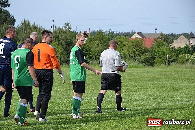 Zdjęcie w galerii na portalu naszraciborz.pl: Grad bramek, wielkie emocje, korona i awans dla Jankowic!  wiadomości z regionu