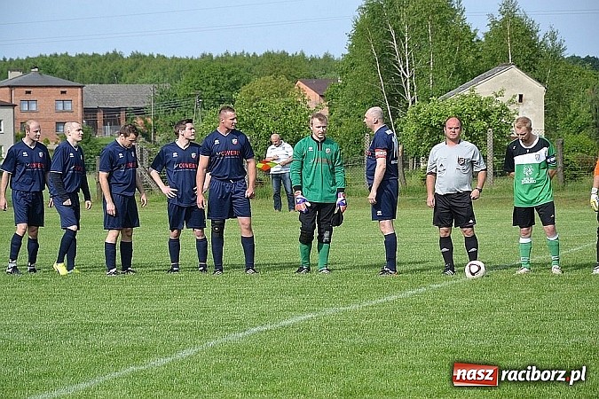 Zdjęcie w galerii na portalu naszraciborz.pl: Grad bramek, wielkie emocje, korona i awans dla Jankowic!  wiadomości z regionu